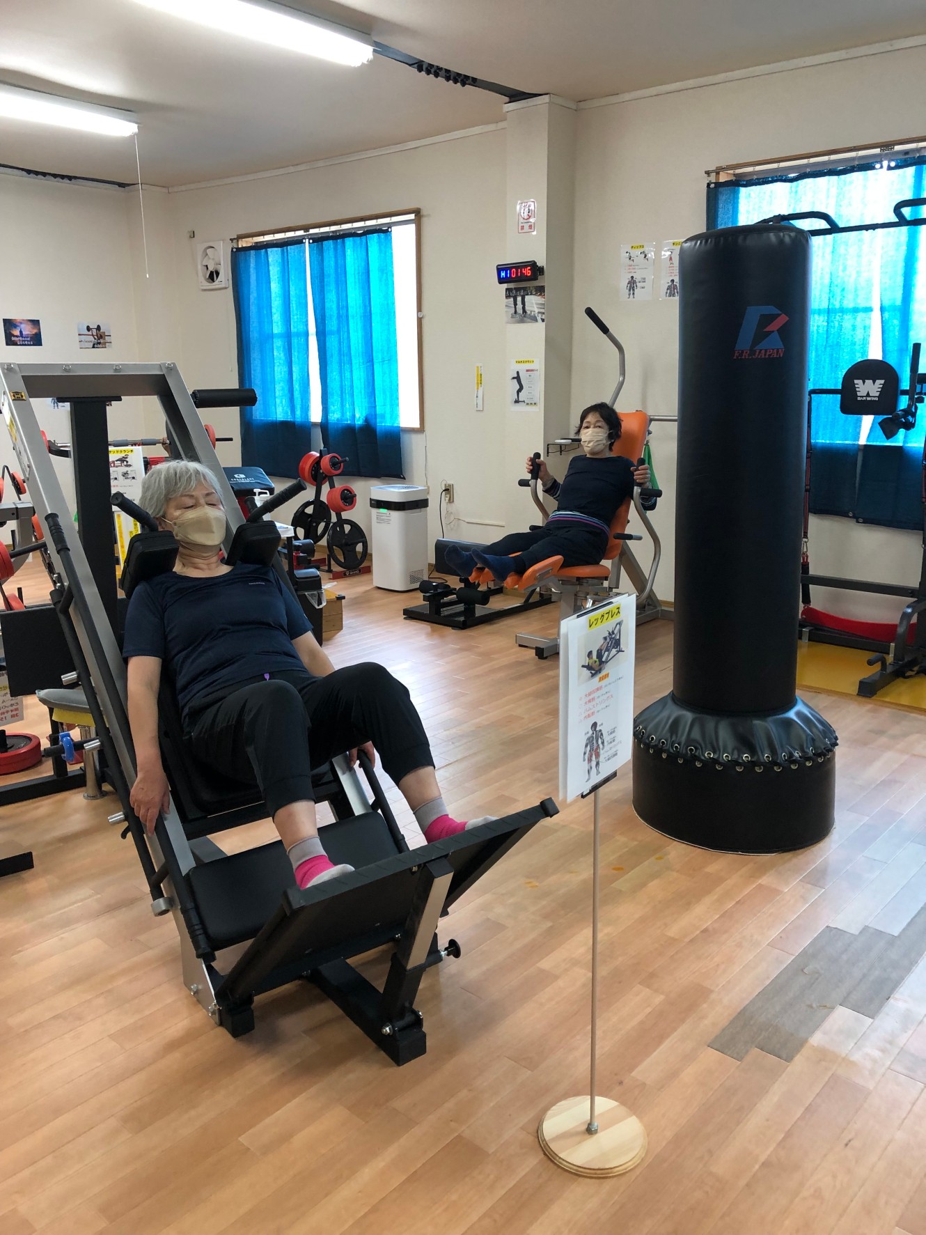 �t�@�[�X�g�X�e�[�W